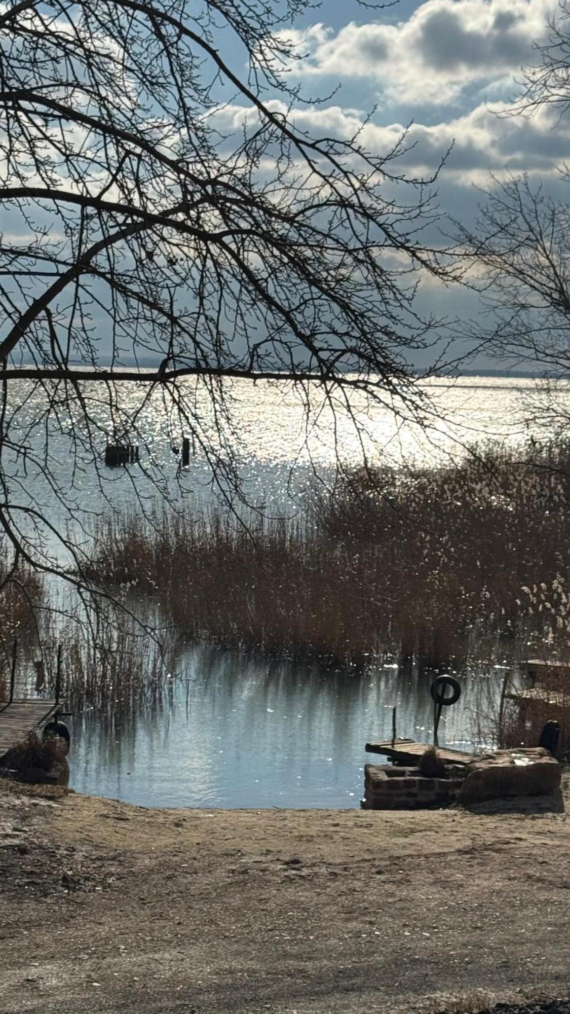 Red Stone Palkoeve 200m A Balaton Parttol Kilatassal Kovagoors